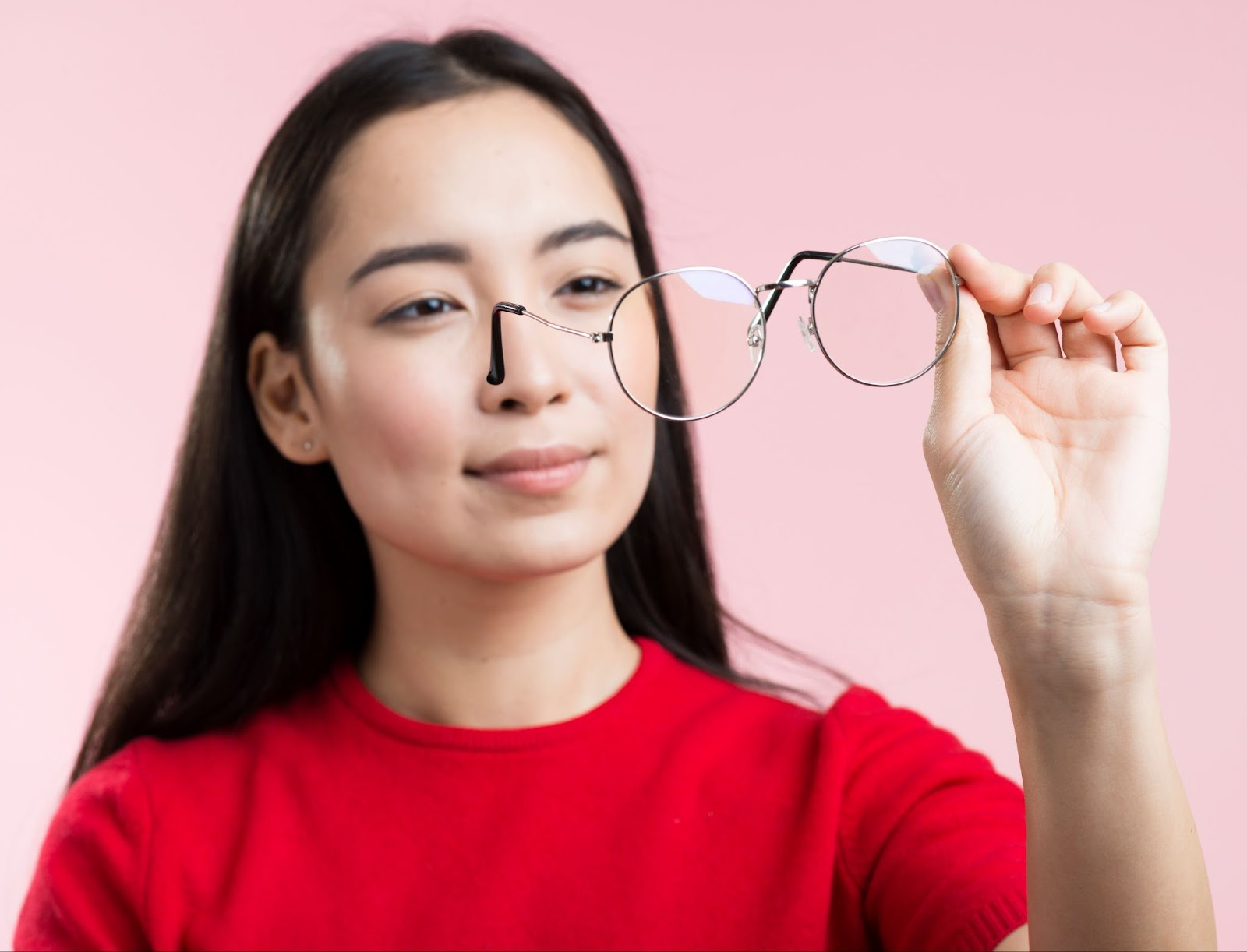 Sử dụng kính gọng đúng cách