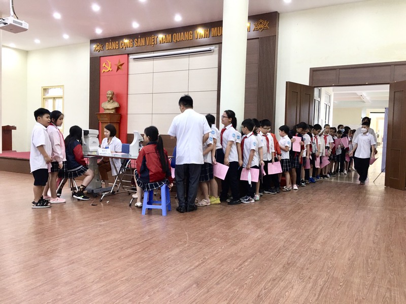 chuong-trinh-kham-tam-soat-quan-ly-tat-khuc-xa-va-cham-soc-mat-hoc-duong